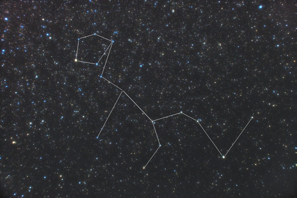 2018年10月09日00時31分47秒から一眼レフカメラとズームレンズでから撮影して鯨座（くじら座）の星座線入り星景写真（星空写真）を作成しました。