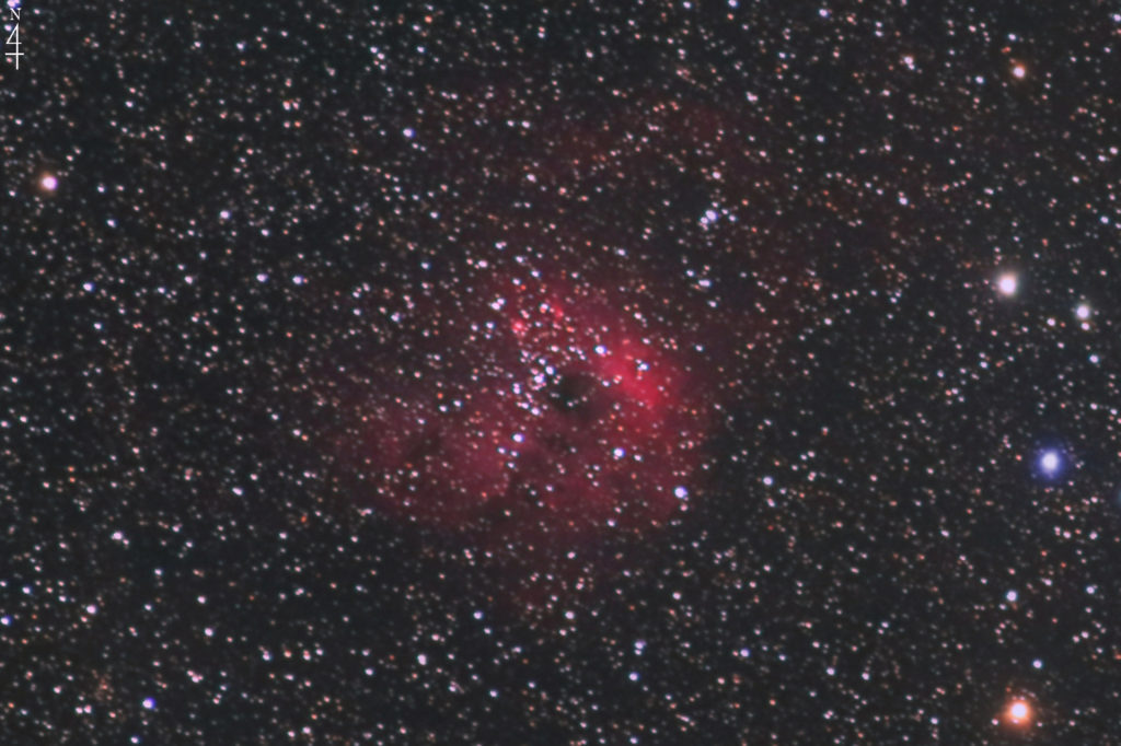 この天体写真は2020年10月21日に撮影した「ぎょしゃ座」にあるおたまじゃくし星雲（IC410/Sh2-236）と言う散光星雲です。焦点距離は1123mm。