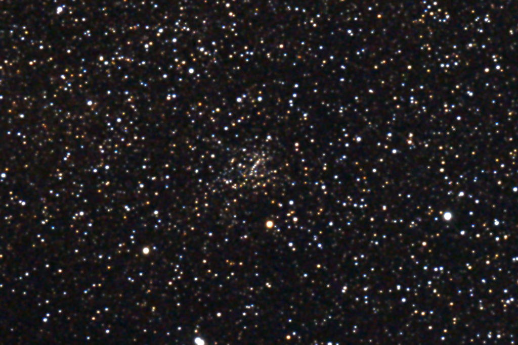 2017年05月01日03時46分47秒から15.2cmF5の反射望遠鏡ミードLXD-55とキャノンの一眼レフカメラEOS KISS X7iでISO6400/露出45秒で撮影して5枚を加算平均コンポジットしたフルサイズ換算約3281mmのM24（散開星団）のメシエ天体写真です。