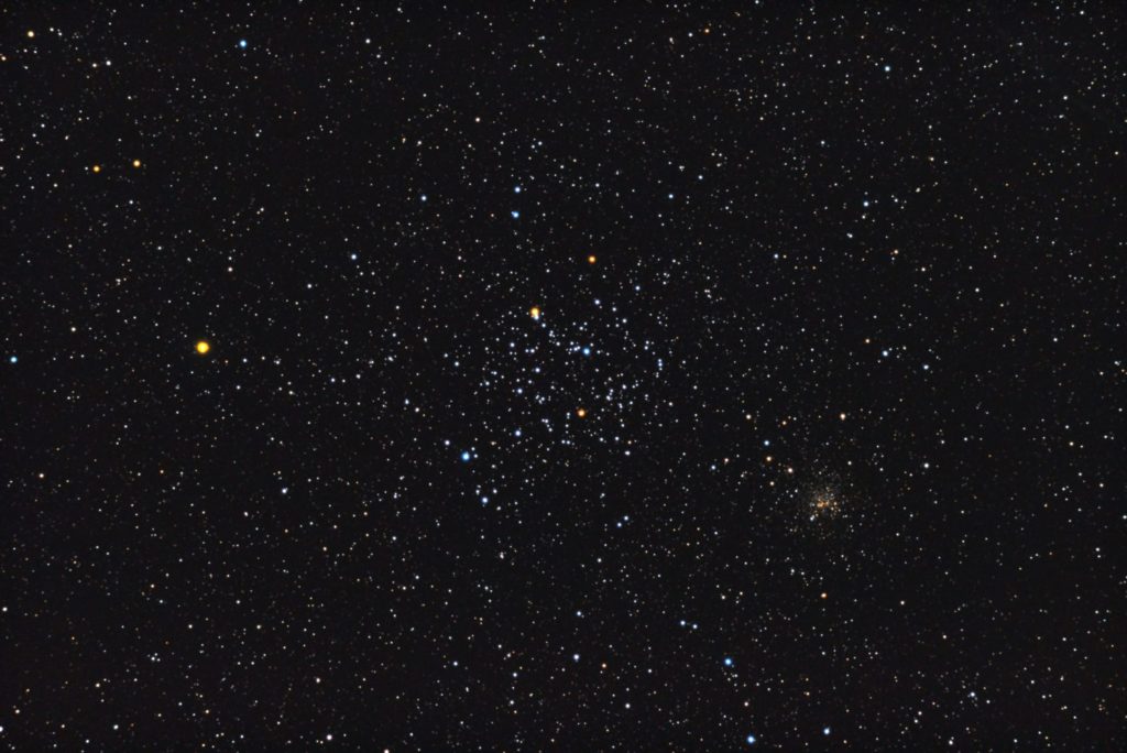この天体写真は2017年09月25日に撮影した「ふたご座」にあるM35（メシエ35）と言う散開星団です。焦点距離は1159mm。右下はNGC2158。