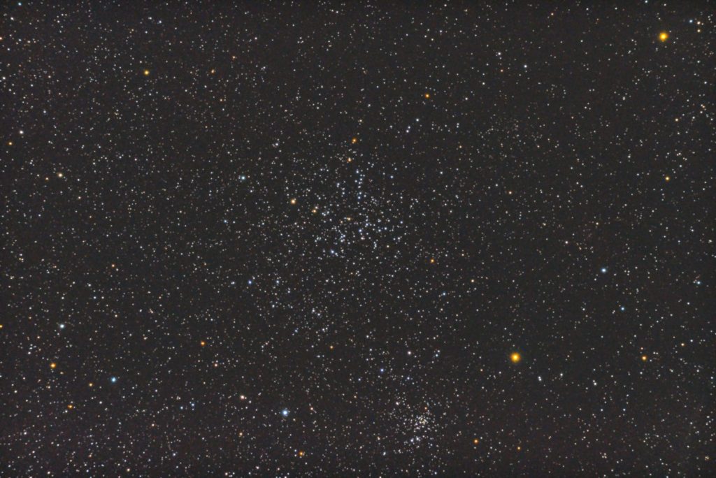 この天体写真は2017年09月25日に撮影した「ぎょしゃ座」にあるM38（メシエ38）と言う散開星団です。焦点距離は1158mm。右下に映っているのはNGC1907。