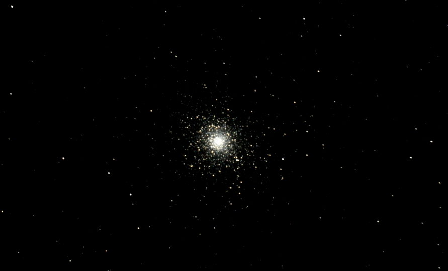 この天体写真は2013年07月12日に撮影した「へび座」にあるM5（メシエ5）と言う球状星団です。焦点距離は1920mm。