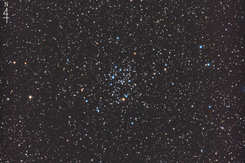 この天体写真は2017年10月27日に撮影した「いっかくじゅう座」にあるM50（メシエ50）と言う散開星団です。焦点距離は1743mm。