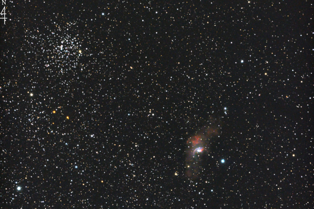 この天体写真は2017年09月25日に撮影したカシオペア座にあるM52（メシエ52）と言う散開星団です。焦点距離は1725mm。右下はNGC7635（バブル星雲）。