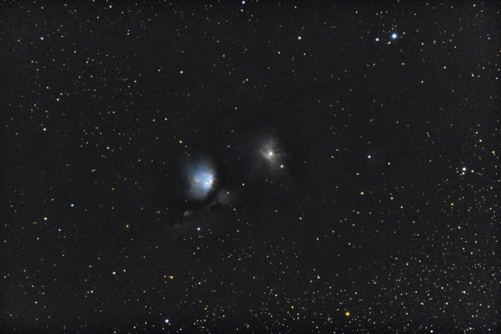 この天体写真は2017年10月27日に撮影したオリオン座にあるウルトラマン星雲（M78/メシエ78）と言う反射星雲です。右に映っている反射星雲はNGC2071です。焦点距離は1744mm。
