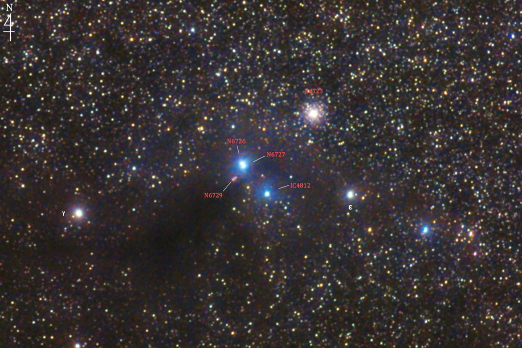 この天体写真は2020年04月30日に撮影した「いて座」にある球状星団NGC6723と「みなみのかんむり座」にある反射星雲群（NGC6726＋NGC6727＋NGC6729＋IC4812）です。焦点距離は667mm。