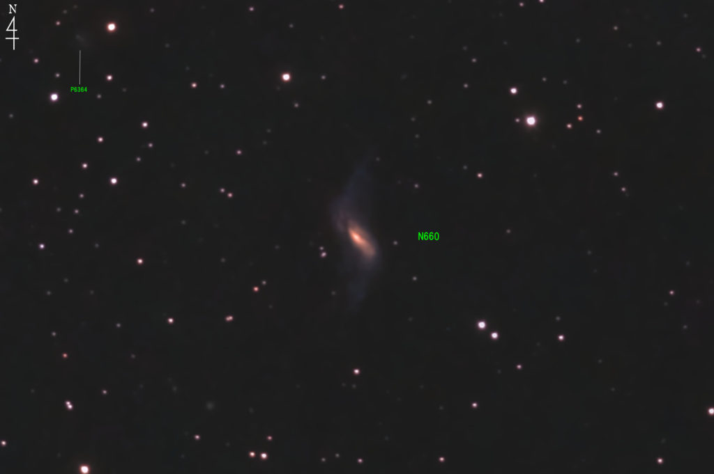 この天体写真は2020年10月20日に撮影した「うお座」にあるNGC660と言う極リング銀河です。焦点距離は3581mm。