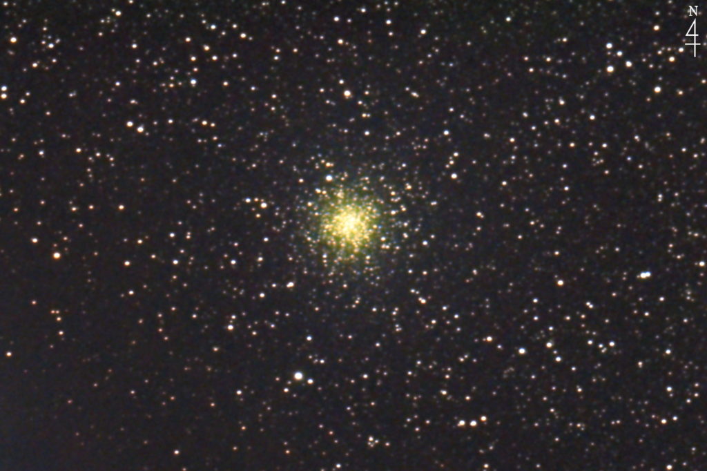 この天体写真は2020年05月30日に撮影した「いて座」にあるNGC6723と言う球状星団です。焦点距離は2886mm。