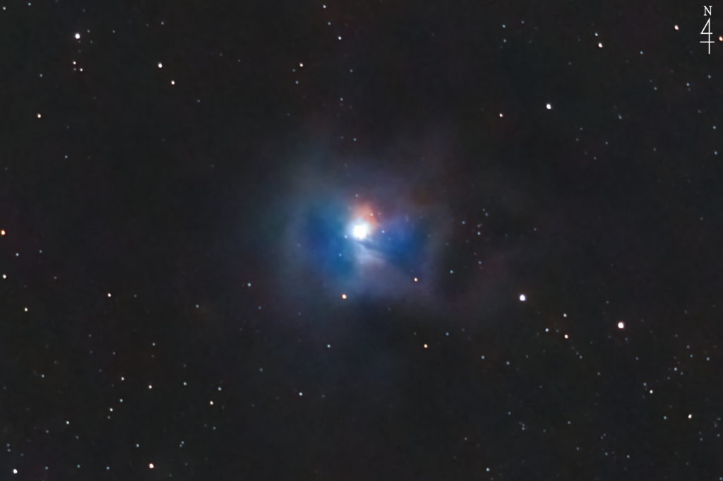 この天体写真は2020年08月25日に撮影したケフェウス座にあるNGC7023（アイリス星雲）と言う反射星雲です。焦点距離は3587mm。